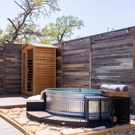 Vila Romantic Tiny Luxury Retreat W Heated Pool, Sauna N Outdoor Shower In Wimberley 10 Acres Exteriér fotografie