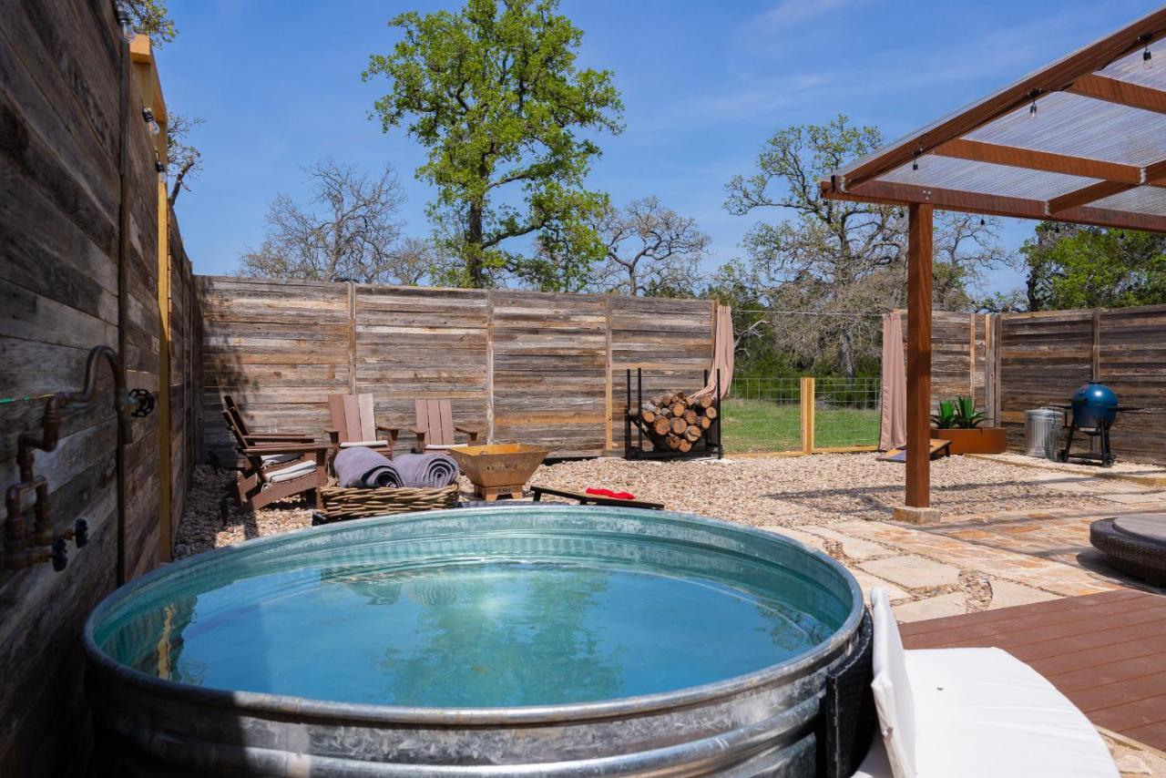 Vila Romantic Tiny Luxury Retreat W Heated Pool, Sauna N Outdoor Shower In Wimberley 10 Acres Exteriér fotografie