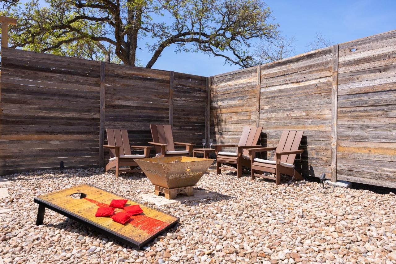 Vila Romantic Tiny Luxury Retreat W Heated Pool, Sauna N Outdoor Shower In Wimberley 10 Acres Exteriér fotografie