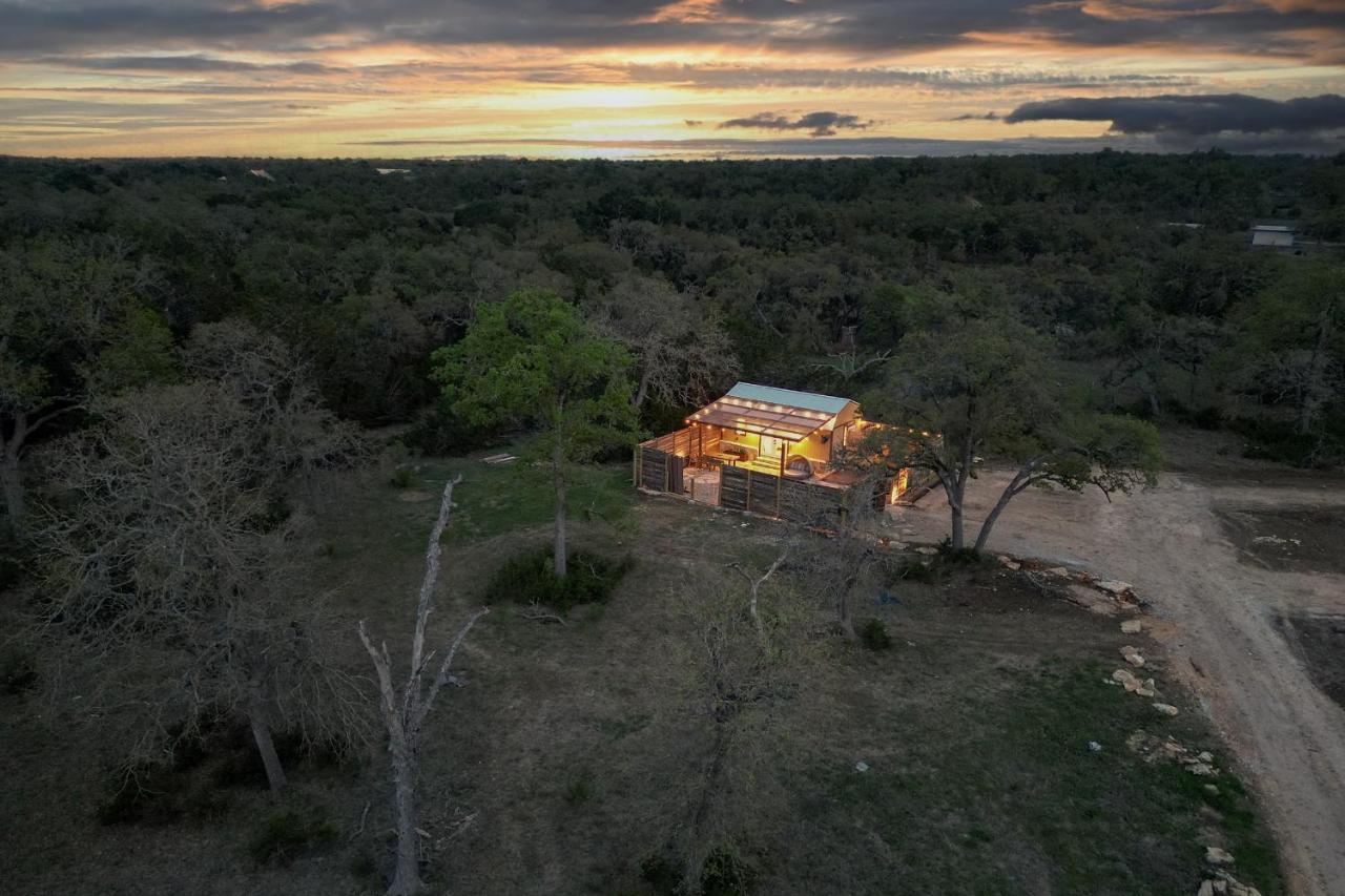 Vila Romantic Tiny Luxury Retreat W Heated Pool, Sauna N Outdoor Shower In Wimberley 10 Acres Exteriér fotografie