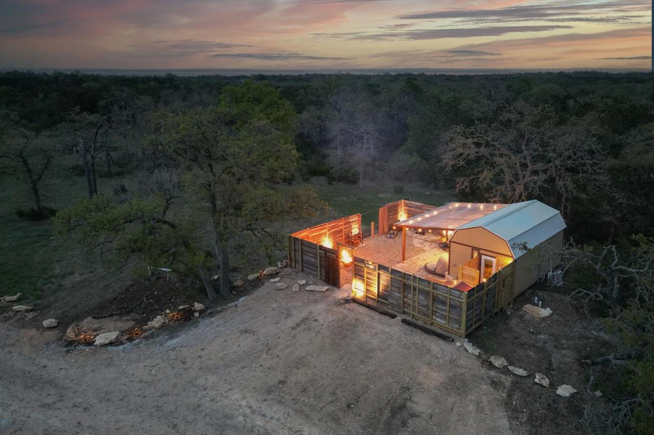 Vila Romantic Tiny Luxury Retreat W Heated Pool, Sauna N Outdoor Shower In Wimberley 10 Acres Exteriér fotografie